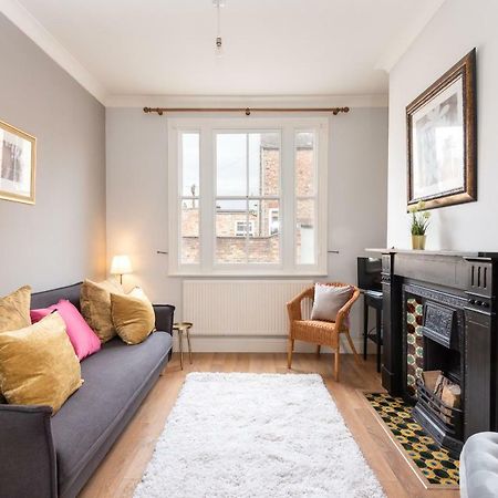 Apartmán Charming Base For 5 Near Bishy Rd Pass The Keys York Exteriér fotografie