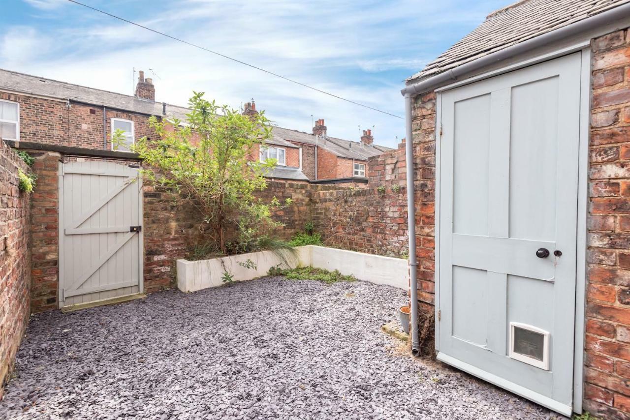 Apartmán Charming Base For 5 Near Bishy Rd Pass The Keys York Exteriér fotografie