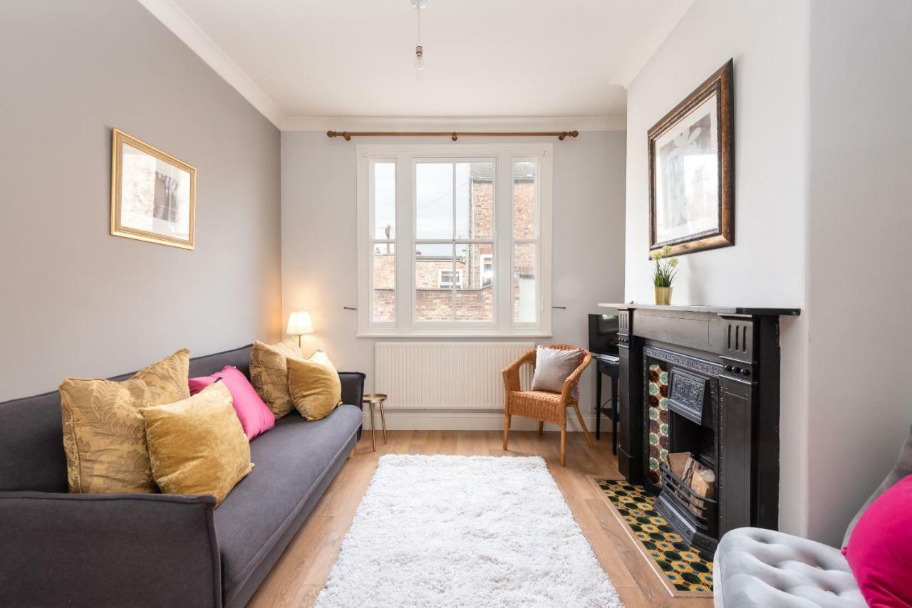 Apartmán Charming Base For 5 Near Bishy Rd Pass The Keys York Exteriér fotografie