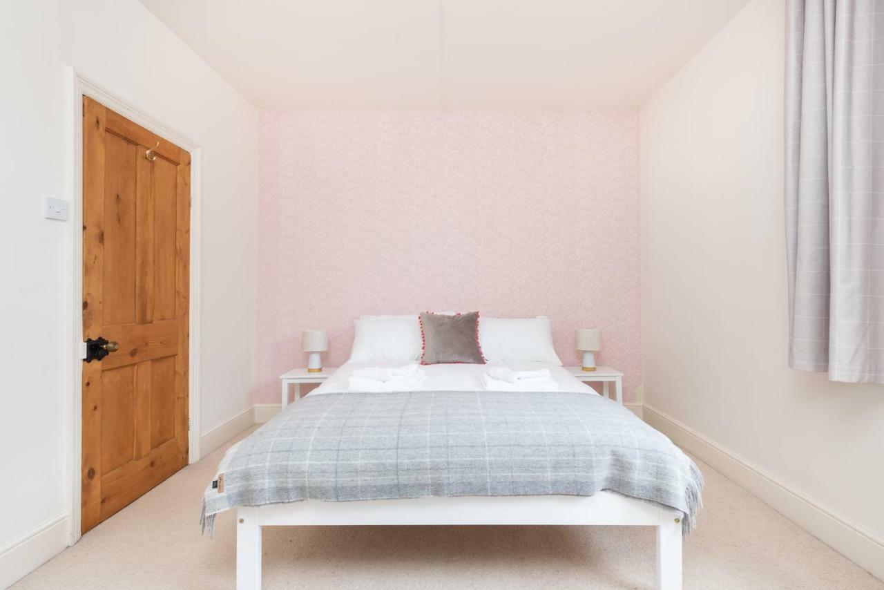 Apartmán Charming Base For 5 Near Bishy Rd Pass The Keys York Exteriér fotografie