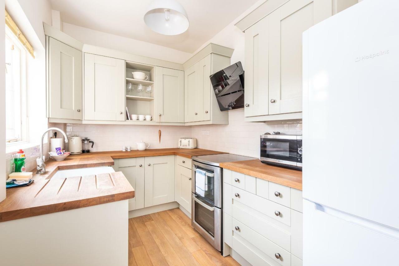 Apartmán Charming Base For 5 Near Bishy Rd Pass The Keys York Exteriér fotografie